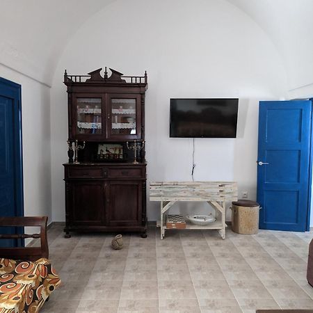 Nikolakis Traditional House In The Village. Kamari  Exterior photo