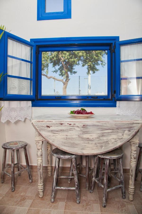 Nikolakis Traditional House In The Village. Kamari  Exterior photo