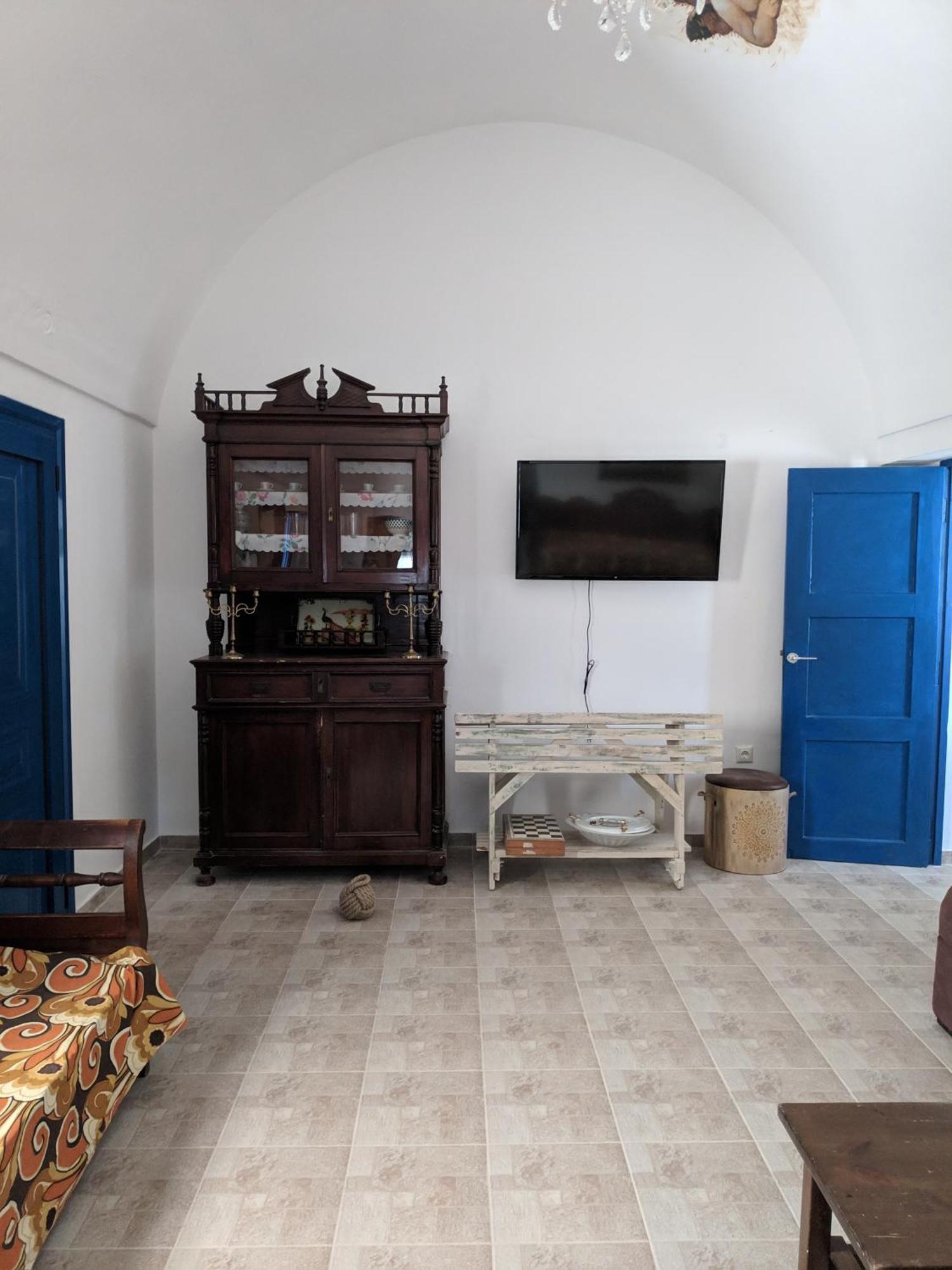 Nikolakis Traditional House In The Village. Kamari  Exterior photo